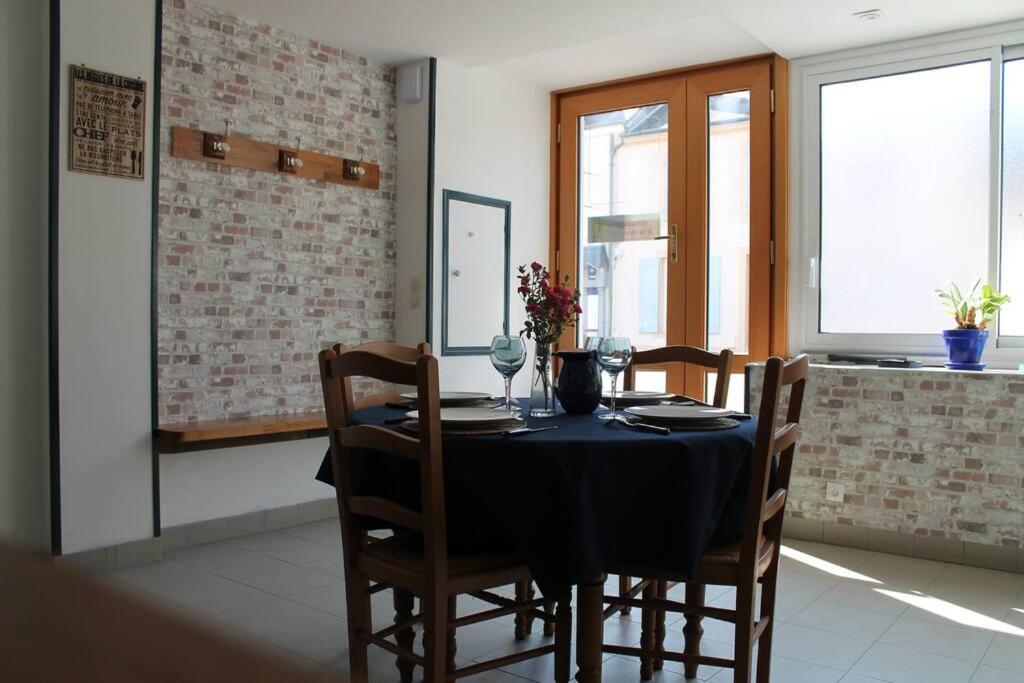 Maison Renovee Atoue Loc Villa Fresnay-sur-Sarthe Esterno foto